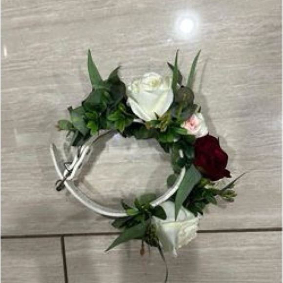 Faux floral dog collar - Picture 3 of 7